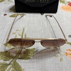 Diff Eyewear Gold Sunglasses